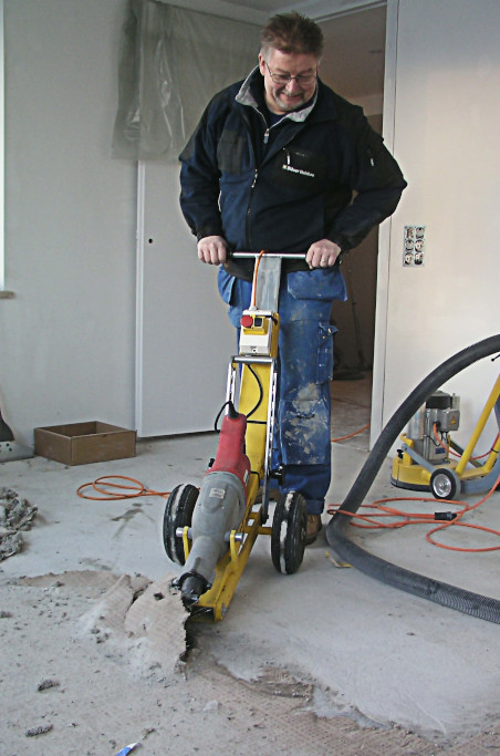 AIRTEC Floor Stripper Machine at work, for efficient removal of carpets, tiles, and adhesives